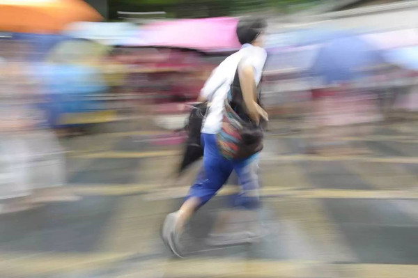 廣州暴雨突襲，高考繼續_小黄片软件免费下载廠家
